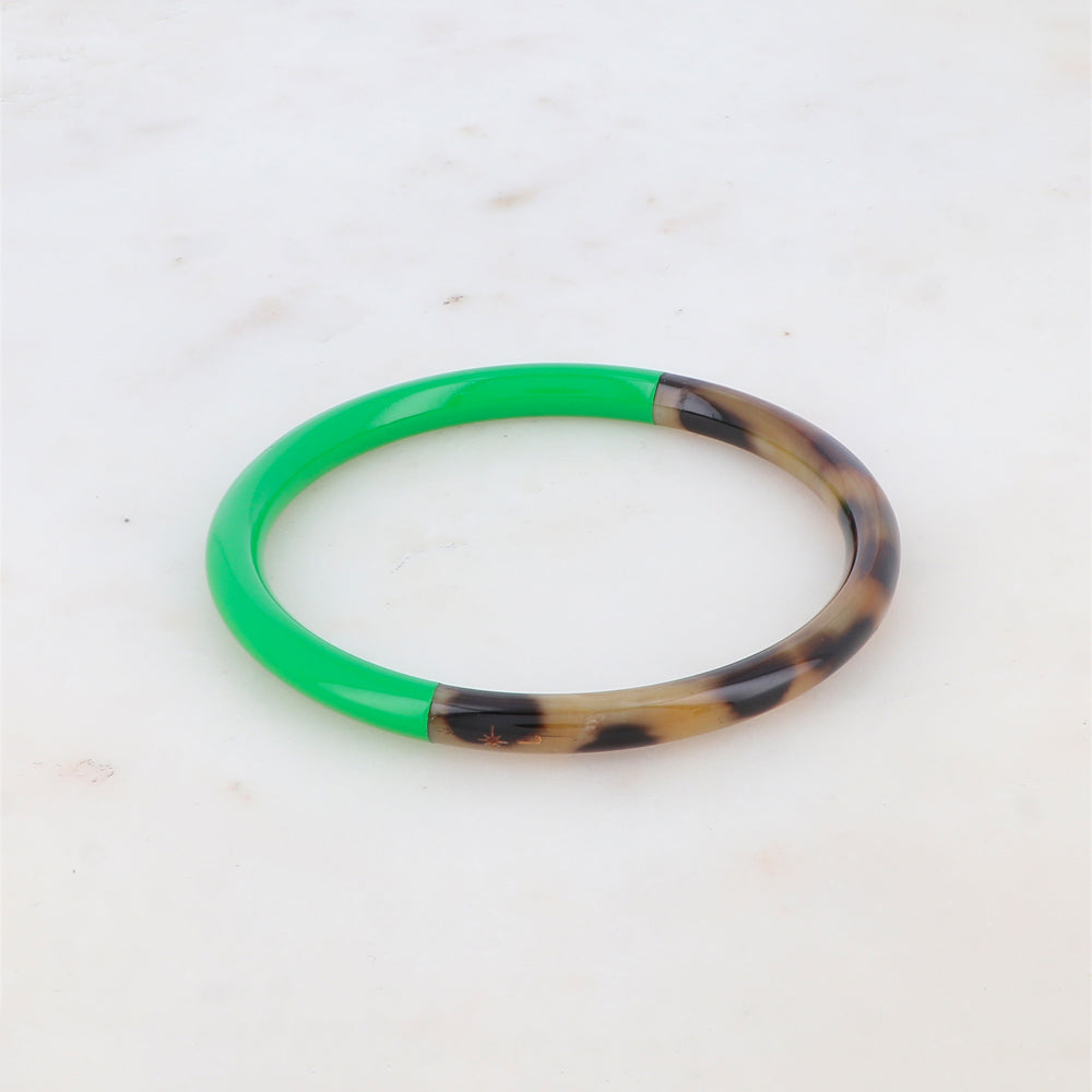 Pulsera de cuerno de búfalo lacado con estampado de leopardo