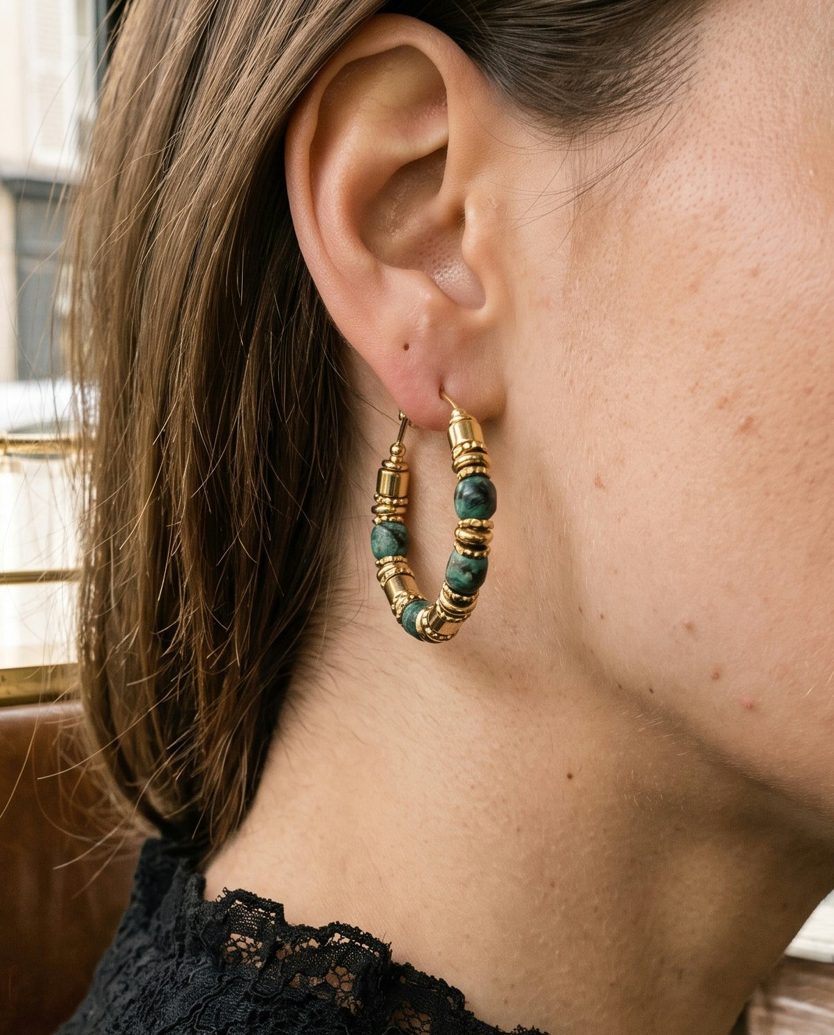 BOUCLES D'OREILLES CREOLES PERLA CIEL - MILË MILA Bague — Image générée par IA