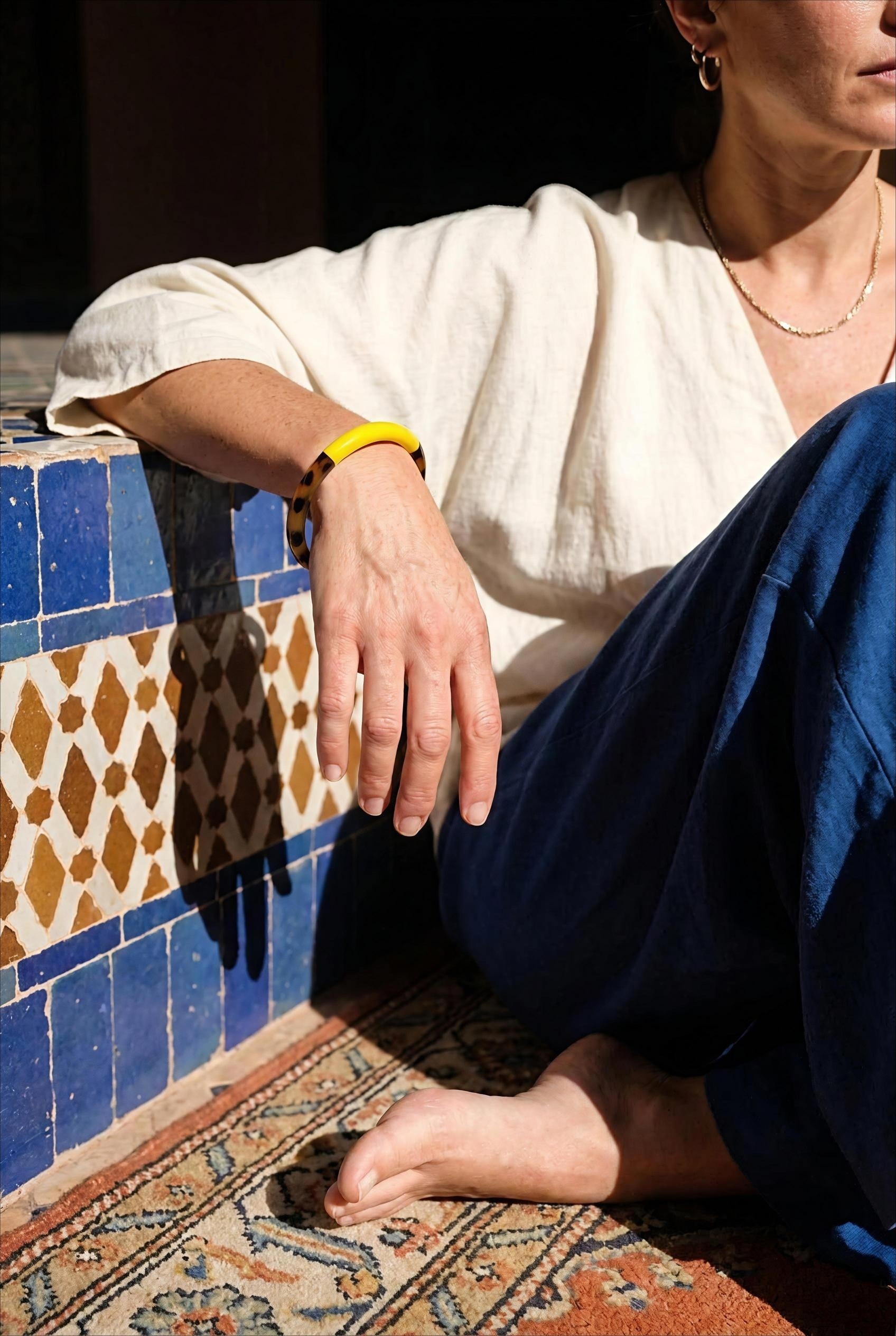JONC EN CORNE DE BUFFLE LAQUÉE COULEUR ET MOTIF LÉOPARD JAUNE - BOHM Bracelet